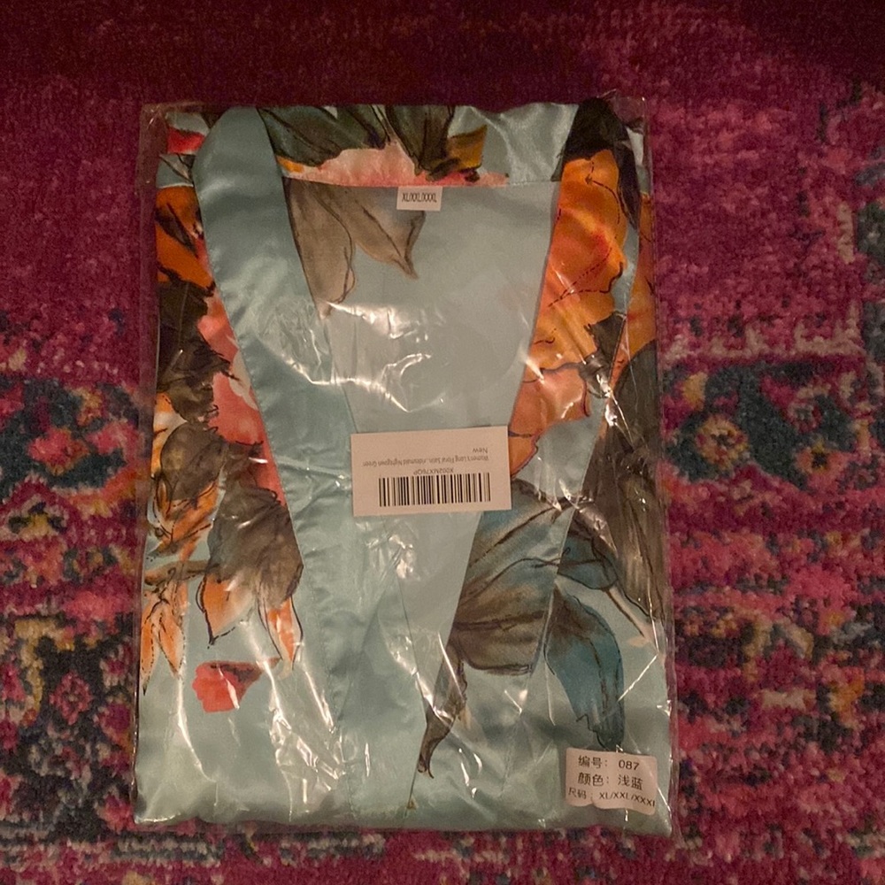 Satin floral kimono